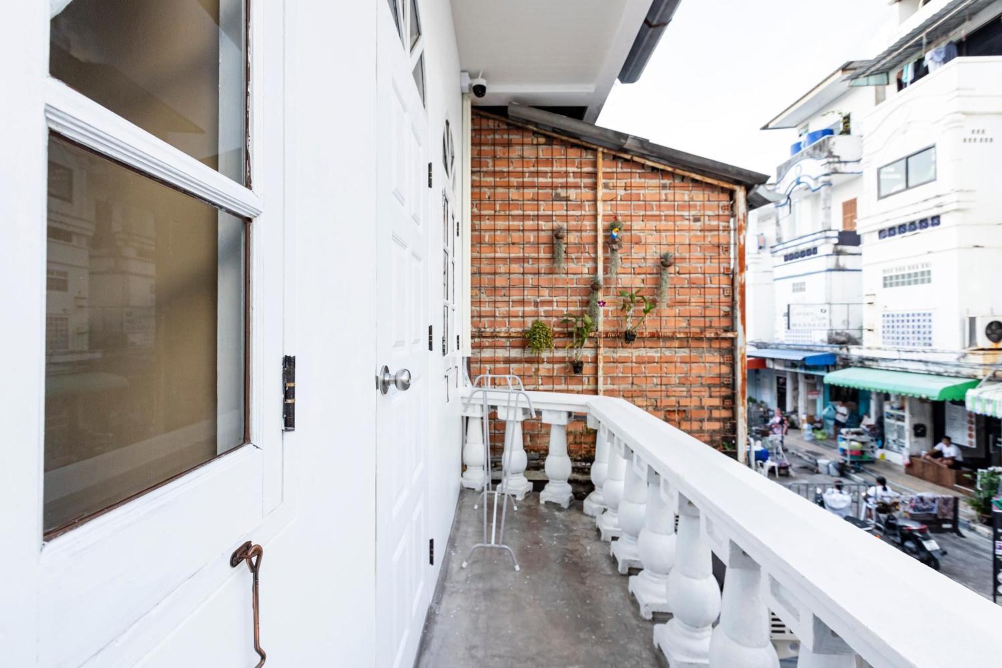 Sweett Lemon Hostel Patong 외부 사진